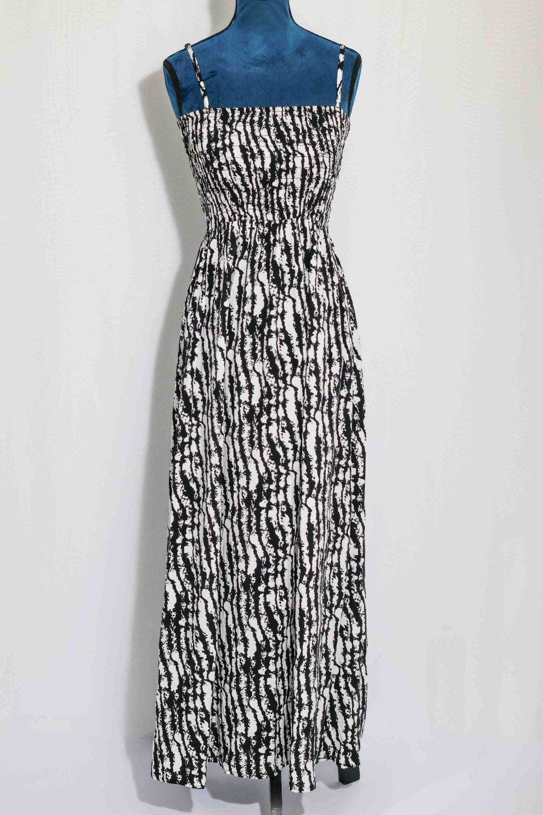 Dress whit Black and White print
