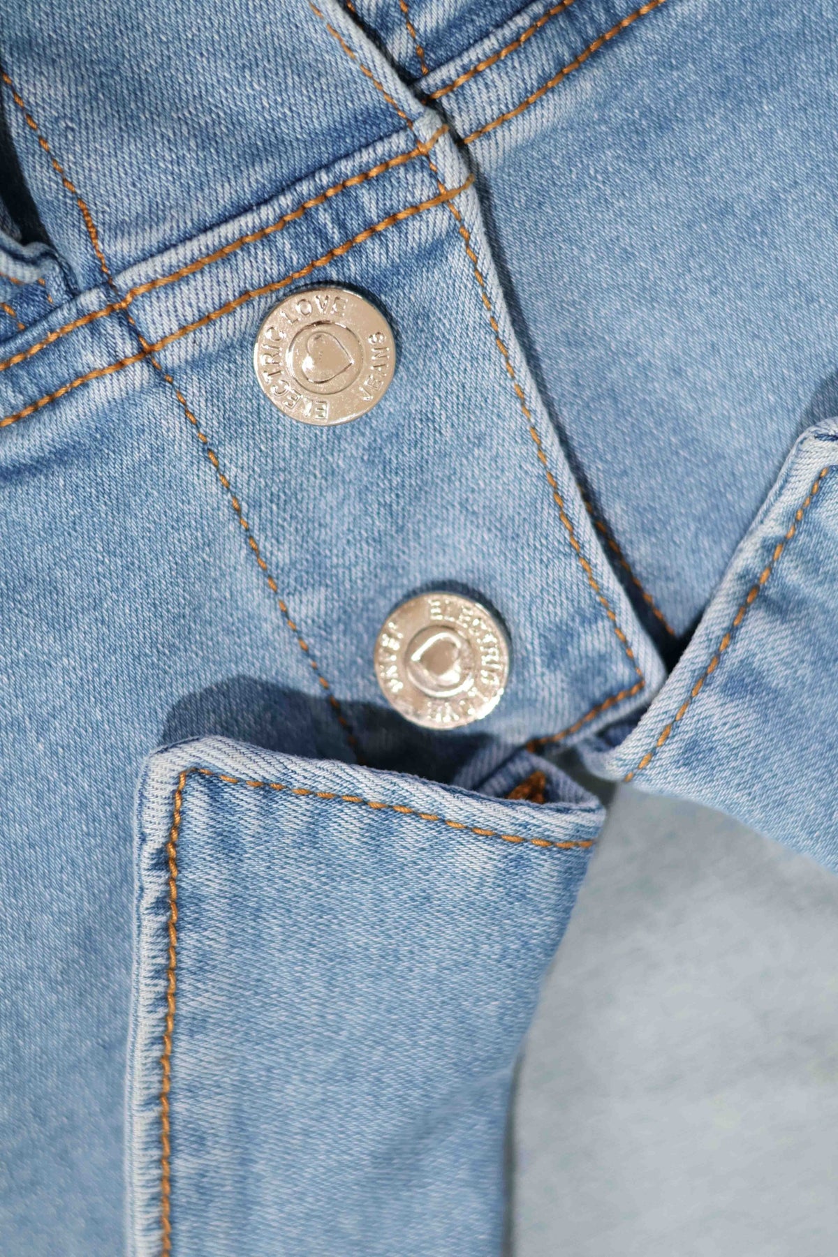 Cropped denim jacket